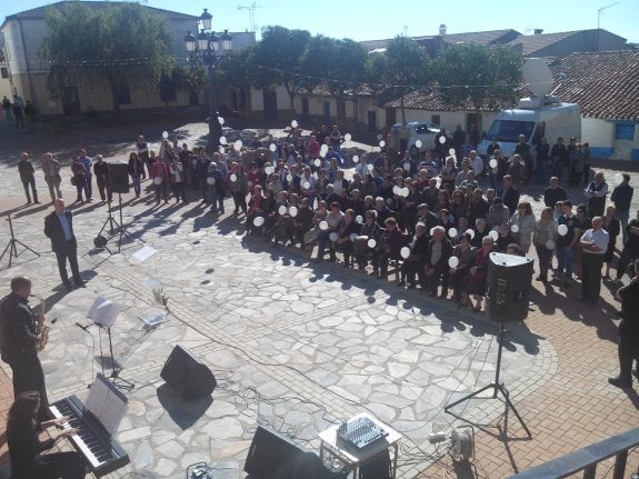 Torrejón el Rubio recuerda la tragedia de los saltos