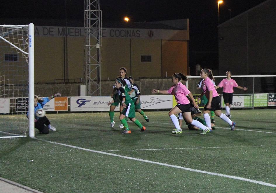 El fútbol femenino unido por la lucha contra el cáncer