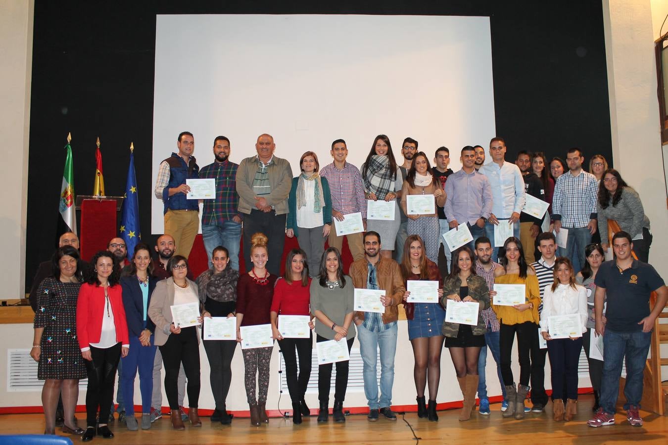 Un total de 32 jóvenes reciben sus certificados del programa @prendizext