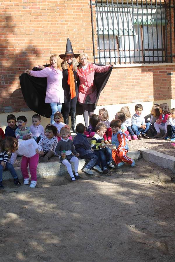Los alumnos del primer ciclo de Primaria del colegio dan la bienvenida al otoño
