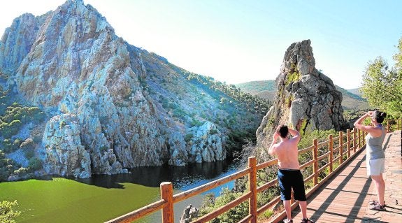 La Junta compra 1.400 hectáreas en Monfragüe por 5,76 millones de euros