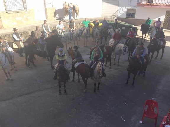 El Grupo Ecuestre San Antón reúne a aficionados de la zona