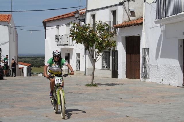 Quince ciclistas del club 'Quintana es Natural' premiados por la Federación Extremeña de Ciclismo