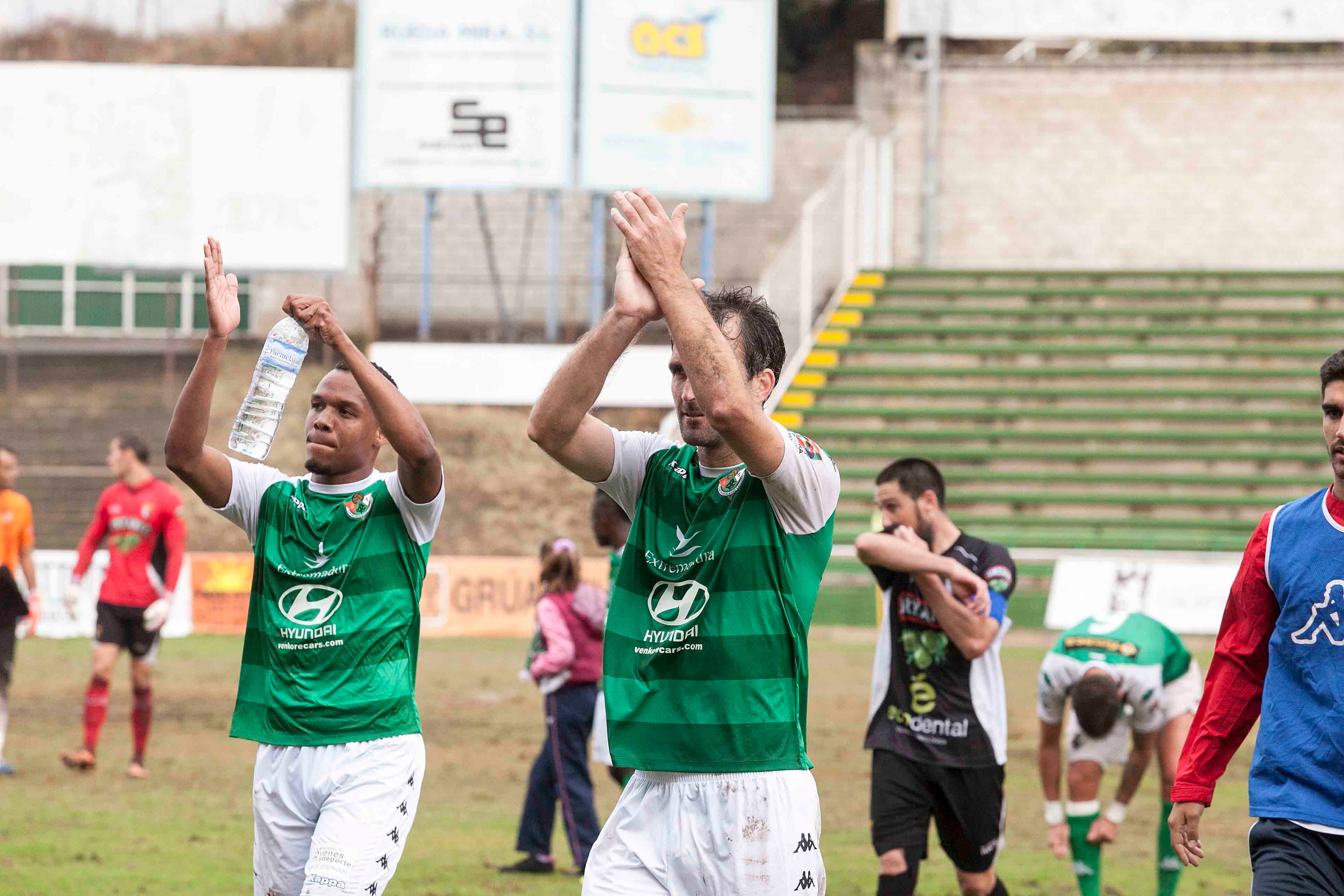 El central Mejías dirá adiós al Cacereño a final de año