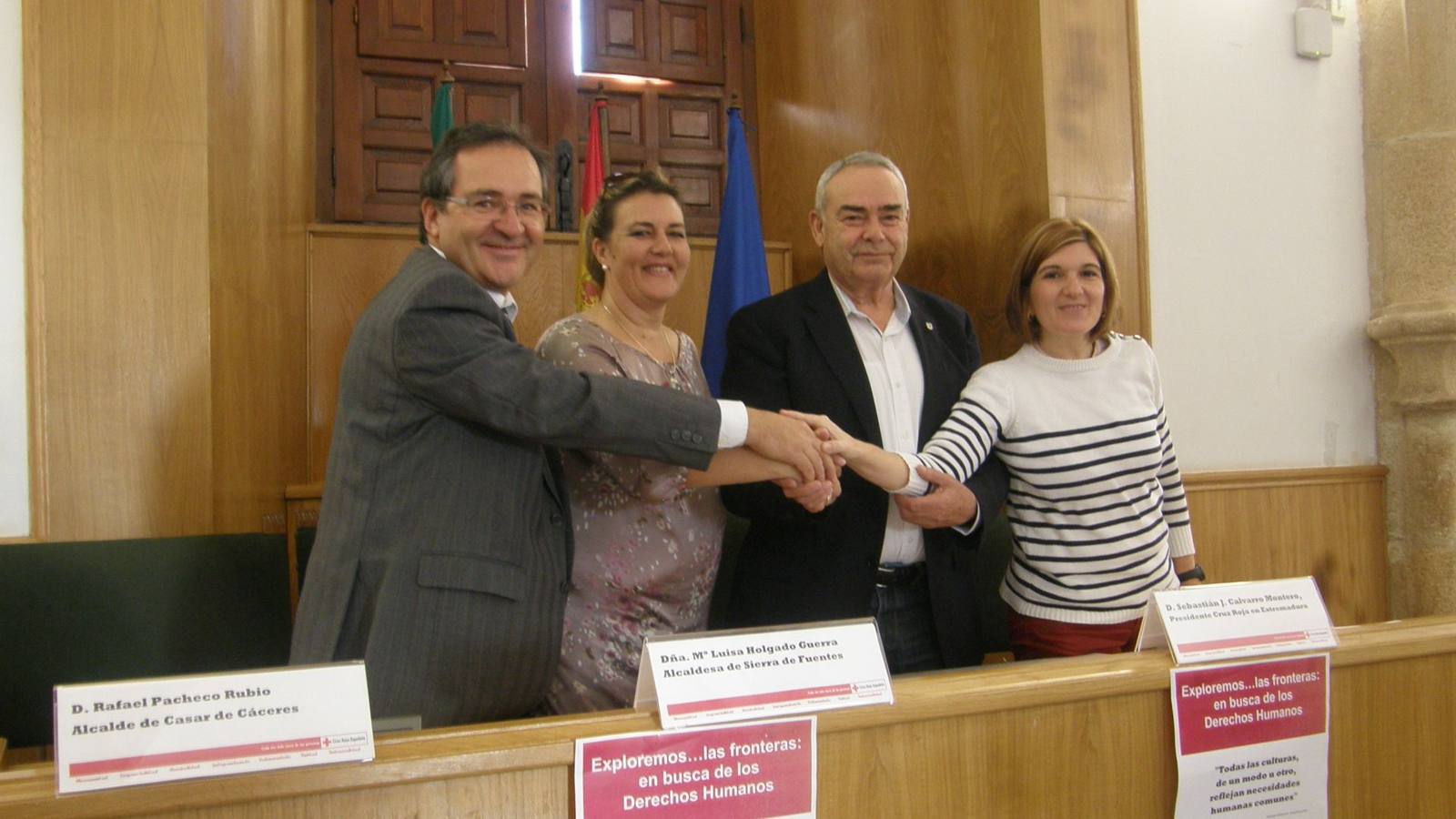 Cruz Roja Extremadura firma un acuerdo con los ayuntamientos de Arroyo de la Luz, Sierra de Fuentes, y Casar de Cáceres