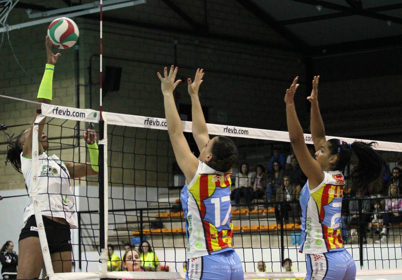 Un Extremadura Arroyo en horas bajas visita al Haro Rioja Voley