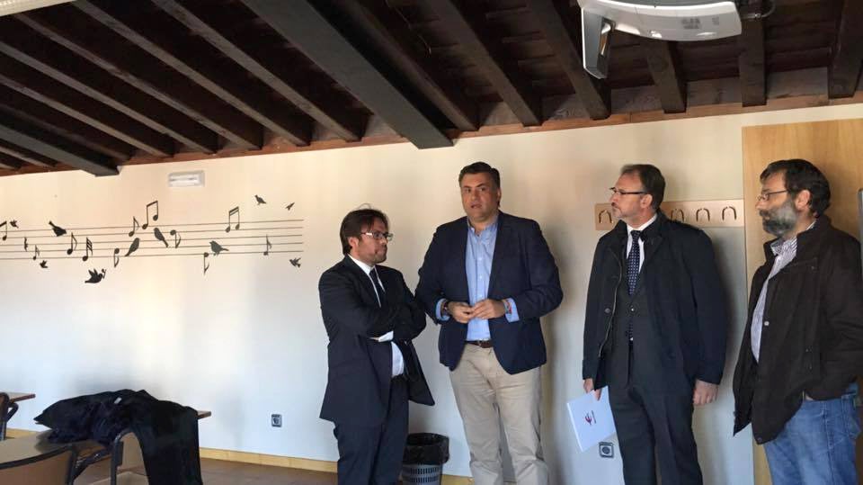 La Escuela Municipal de Música luce nueva cubierta