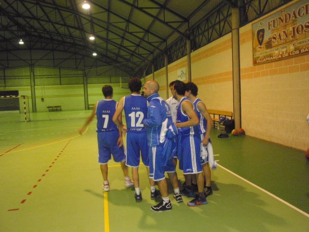 Situación crítica del AA.AA. Jesuitas por la lesión de todos sus pivots y encajar tres derrotas en tres partidos