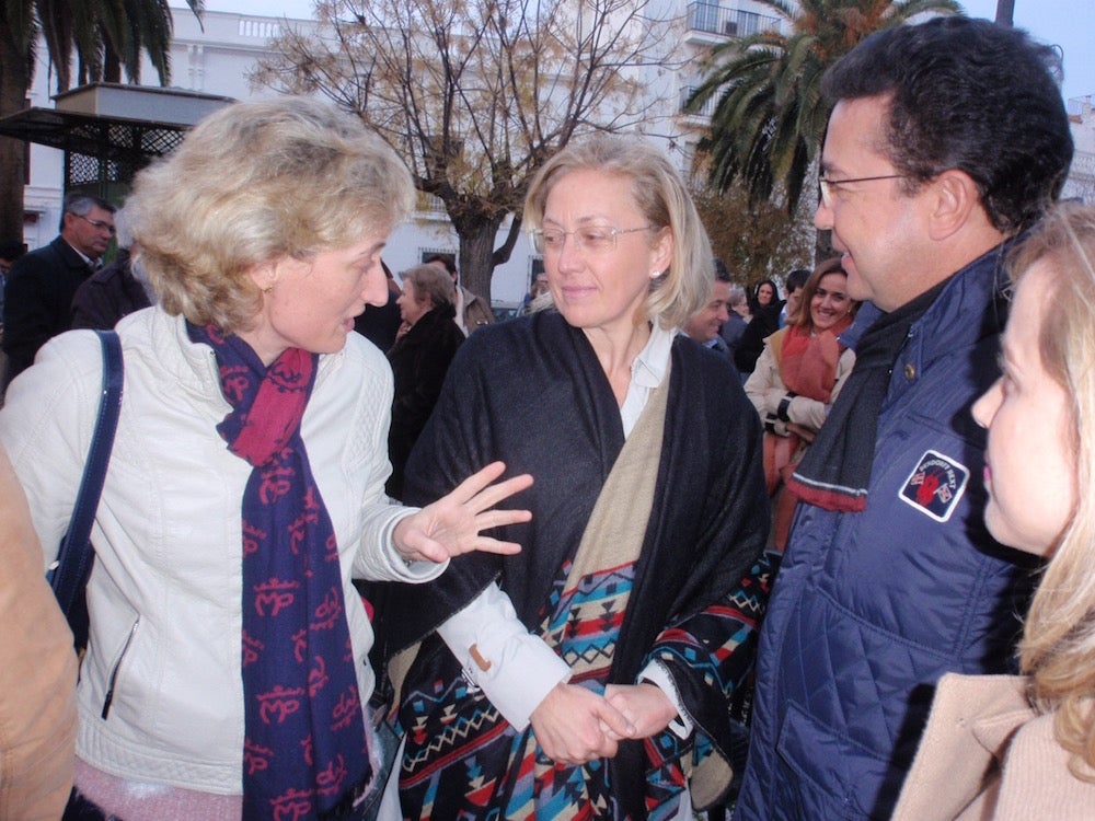 Teresa Angulo afirma que frente a ocurrencias y utopías el PP ofrece compromisos de futuro y equipo con experiencia
