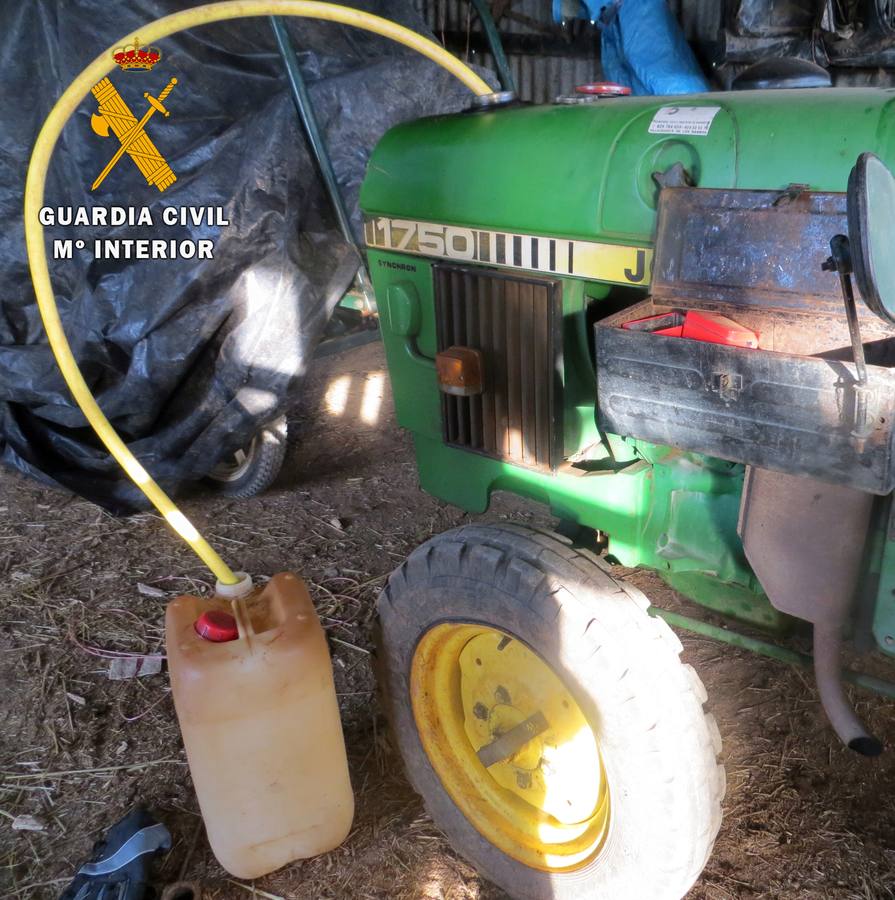 Sorprendidos cuando robaban en el interior de una nave agrícola