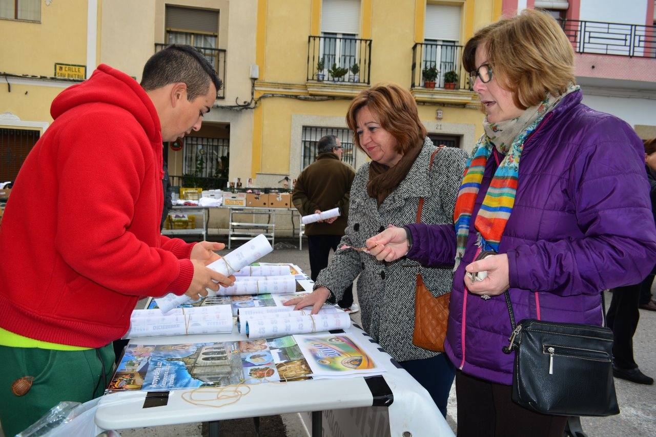El pasado jueves fueron vendidos en el mercado un total de 400 calendarios solidarios