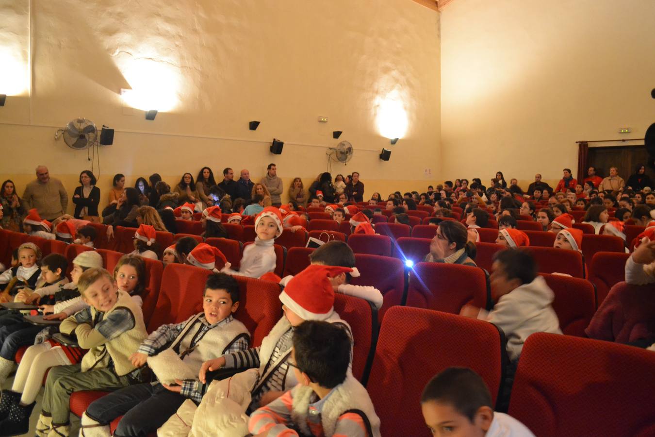 El CEIP mantiene las actuaciones del Festival de Navidad en dos turnos y el acceso mediante invitación