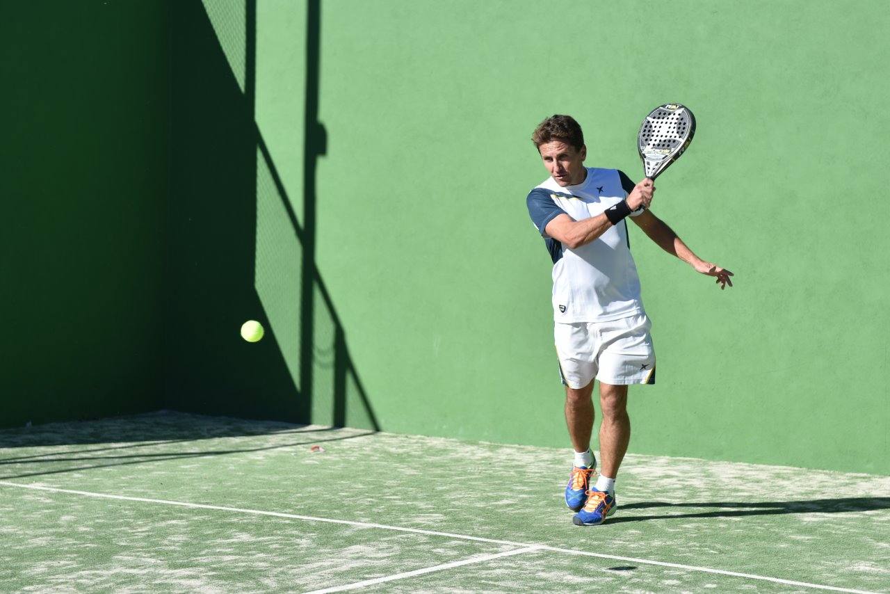 Participa en el Pádel Solidario a beneficio de la Asociación Española Contra el Cáncer