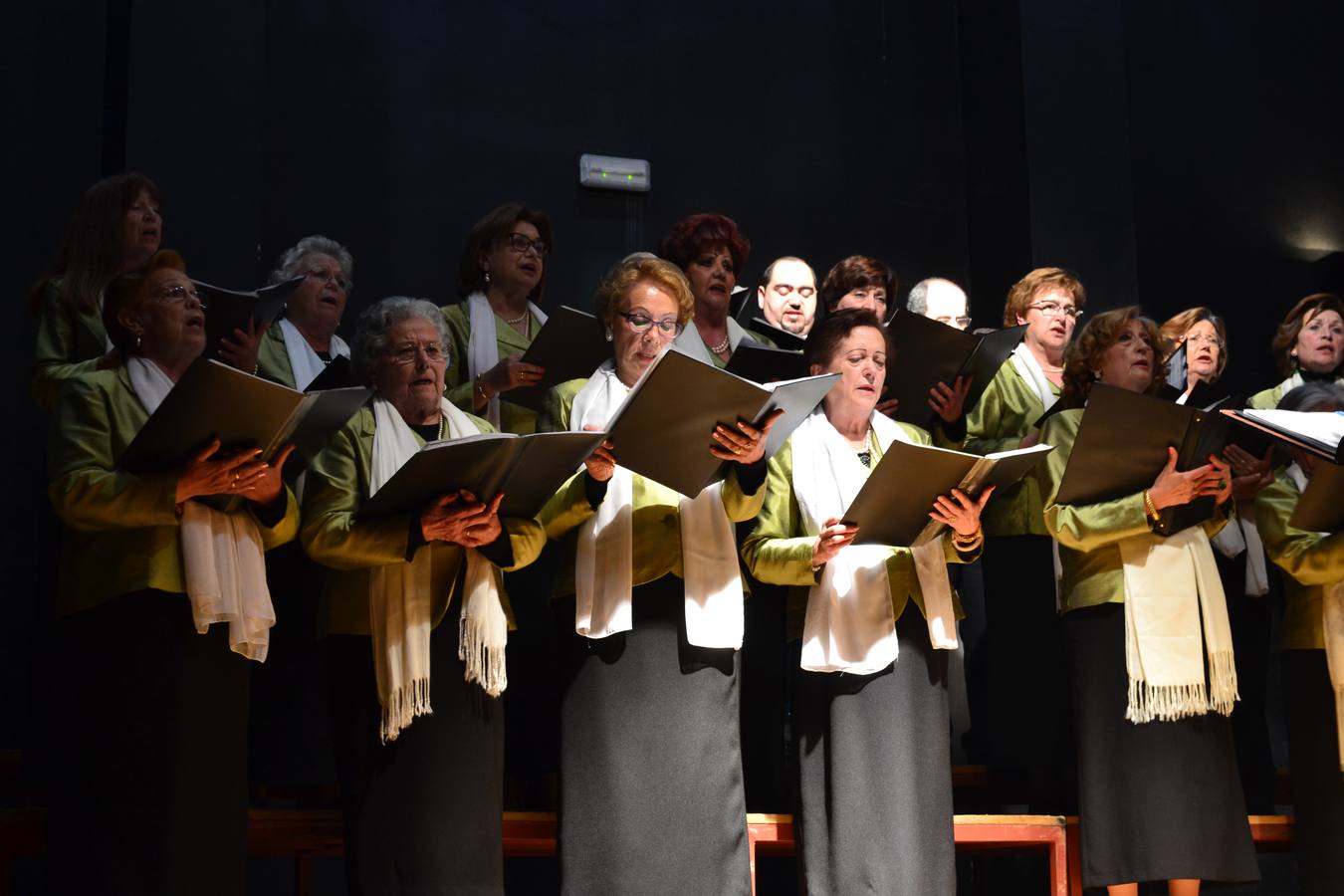 La Coral municipal Ars Vetera ofrecerá hoy en Barcarrota su concierto navideño