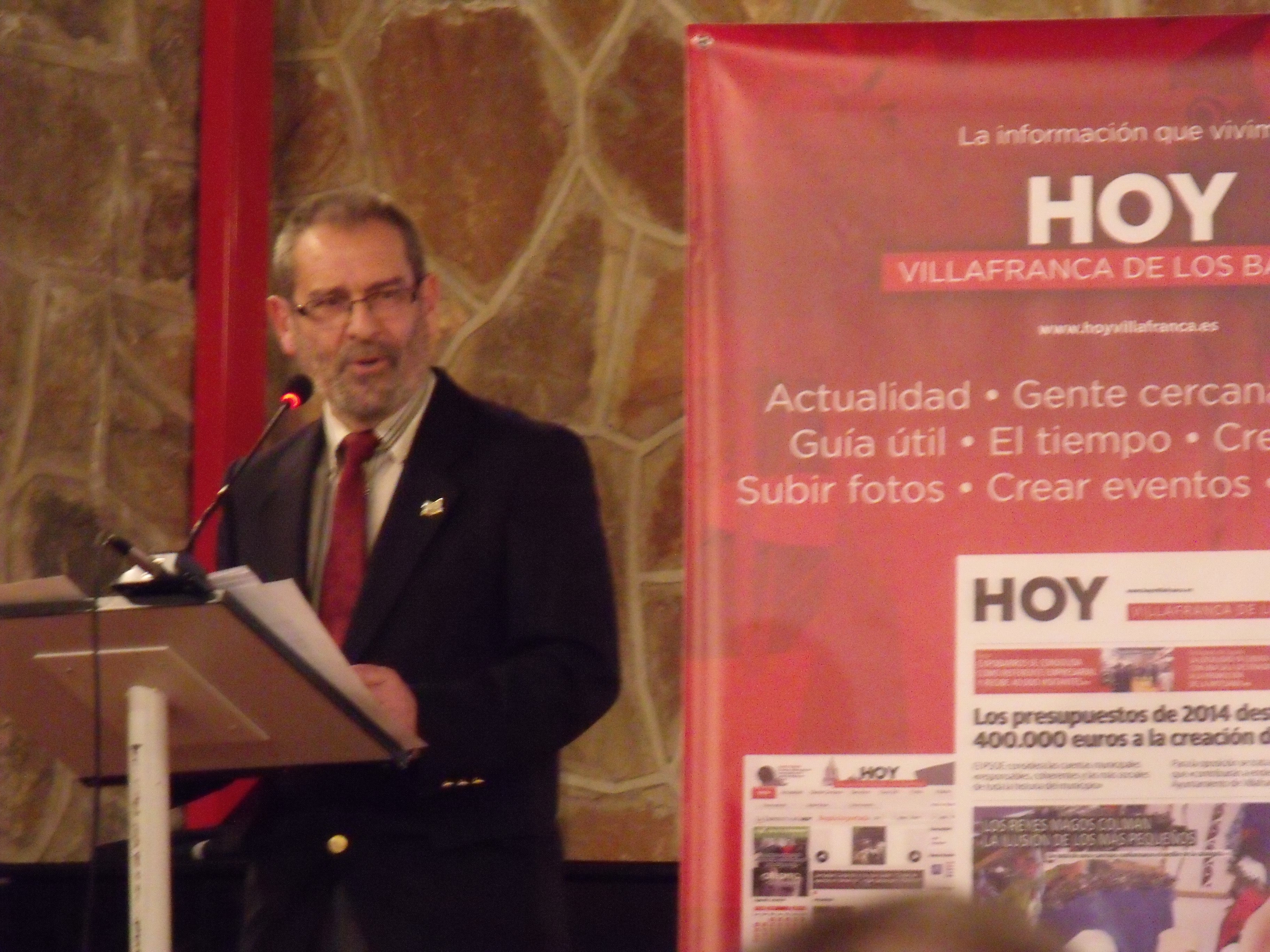 MUCHAS GRACIAS POR ESTAR AHÍ. HOYVILLAFRANCA OS DESEA UN FELIZ AÑO NUEVO 2016