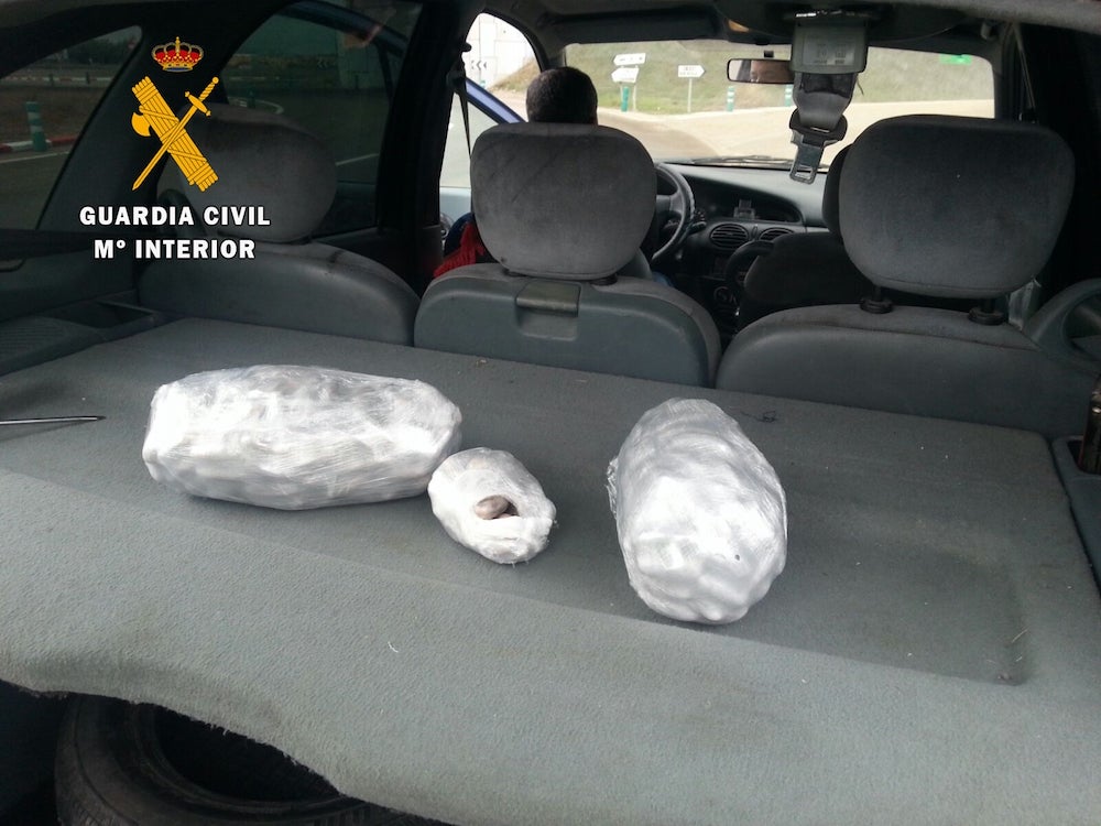 La Guardia Civil interviene más de cuatro kilogramos de hachís en el término municipal de Puebla Sancho Pérez