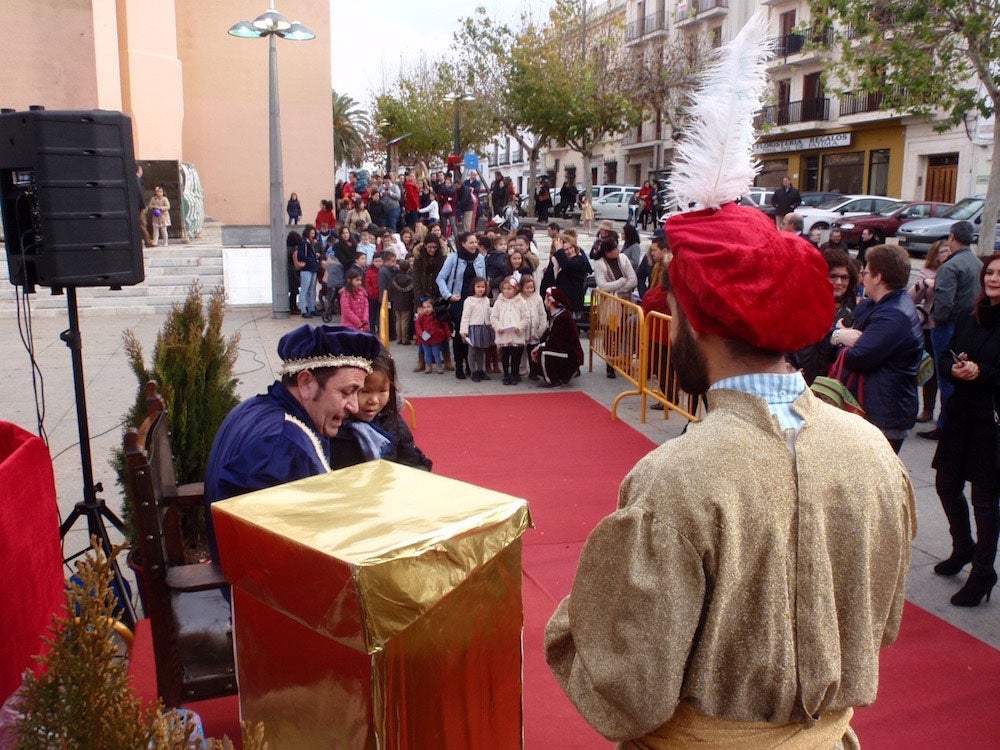 La Cabalgata de los Reyes Magos va a desfilar esta tarde con 9 carrozas de las cuatro barriadas de Villafranca