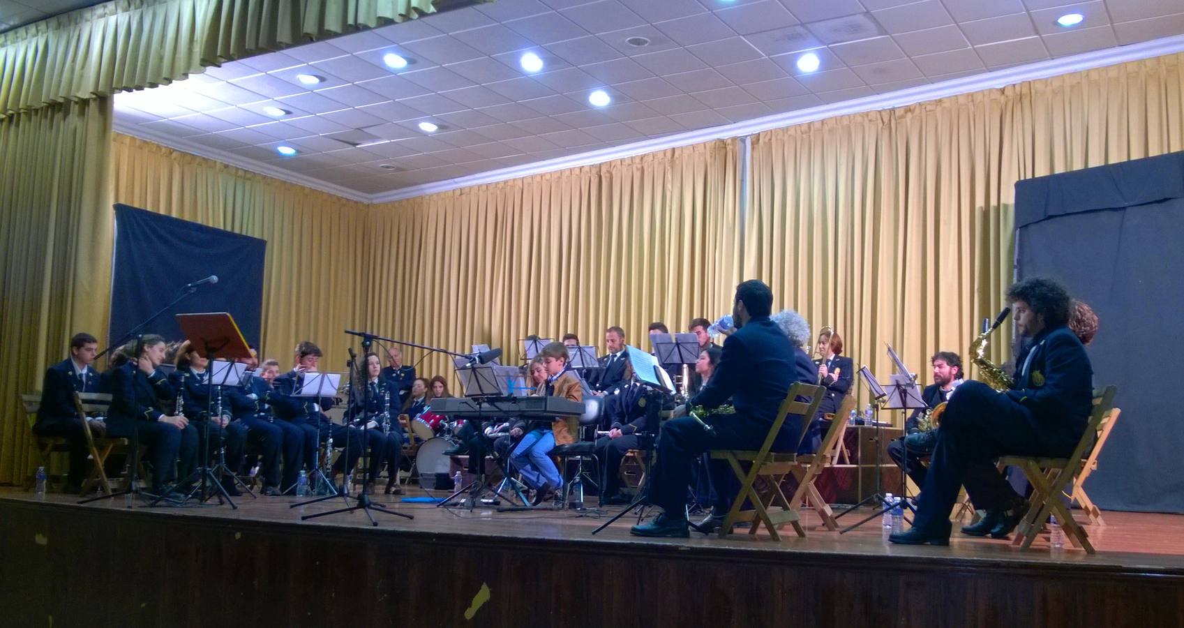 La ‘Asociación de Amigos de la Música de Monesterio’ celebra su tradicional concierto de Navidad con nuevo director de la Banda