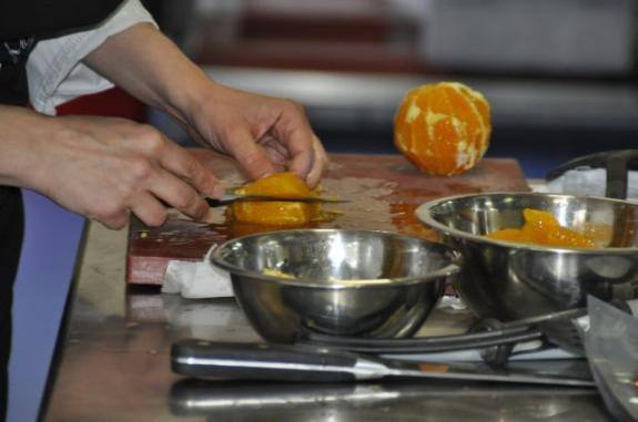 El Curso de Operaciones Básicas de Cocina financiado por la Junta precisa de un monitor/a