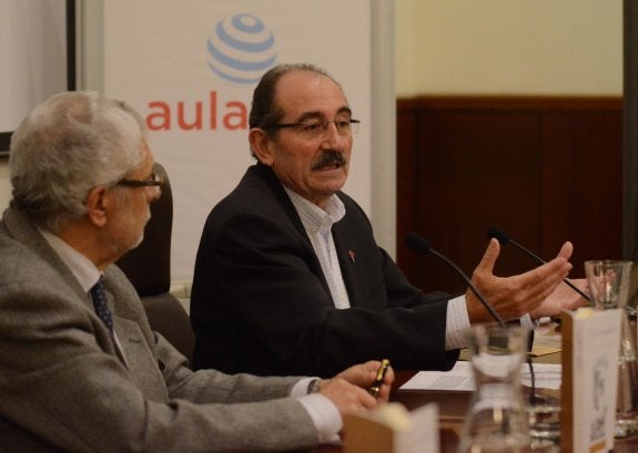 César García y las leyendas en el Aula HOY