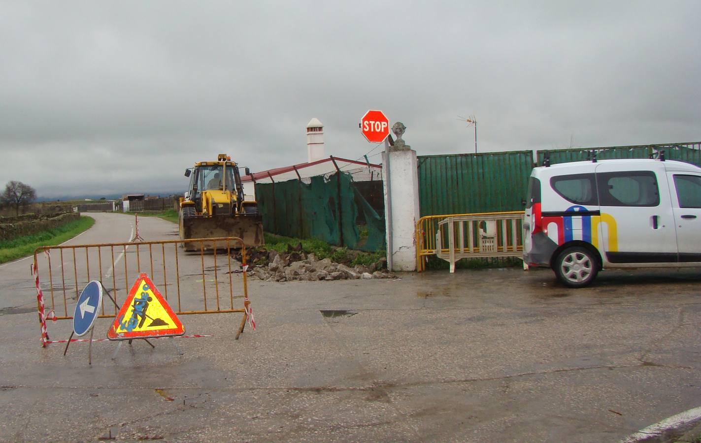 Comienzan las obras de prolongación de acerado en la calle Conejar