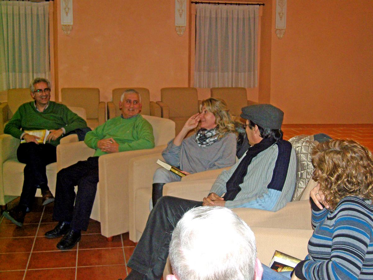 Encuentro del Club de Lectura Valeria con la escritora local Rafi Cano