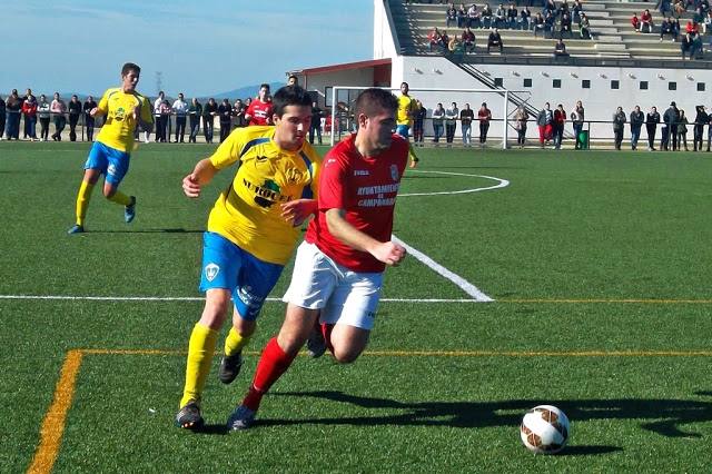 Zarpazo del Ilipense en Campanario (1-2) en el derbi de La Serena