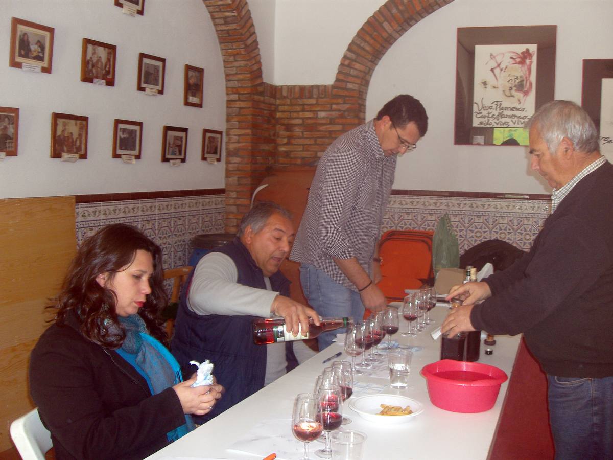 La Peña Flamenca celebra el sábado su concurso de vinos de pitarra