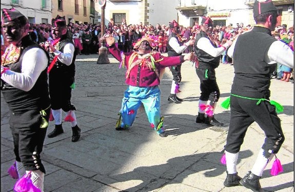 Los Negritos de San Blas reunirán a 8.000 personas en torno a sus danzas