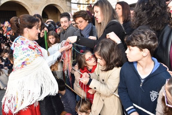 Los negritos danzan por San Blas