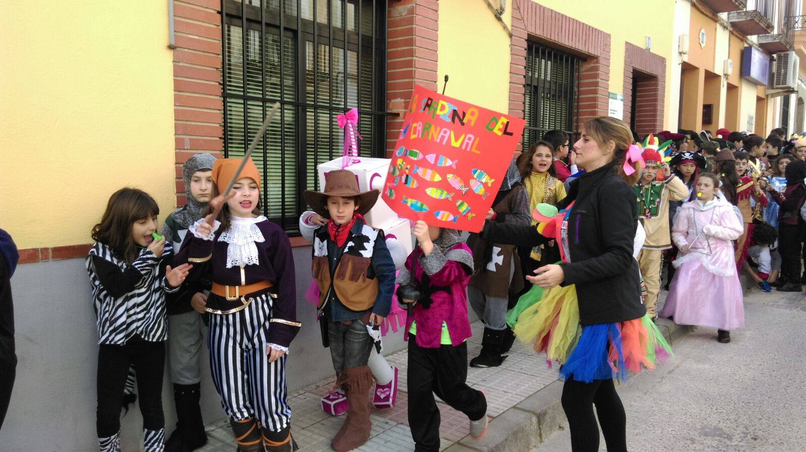 Los alumnos del colegio Ntra. Sra. de los Dolores viven el Carnaval Solidario