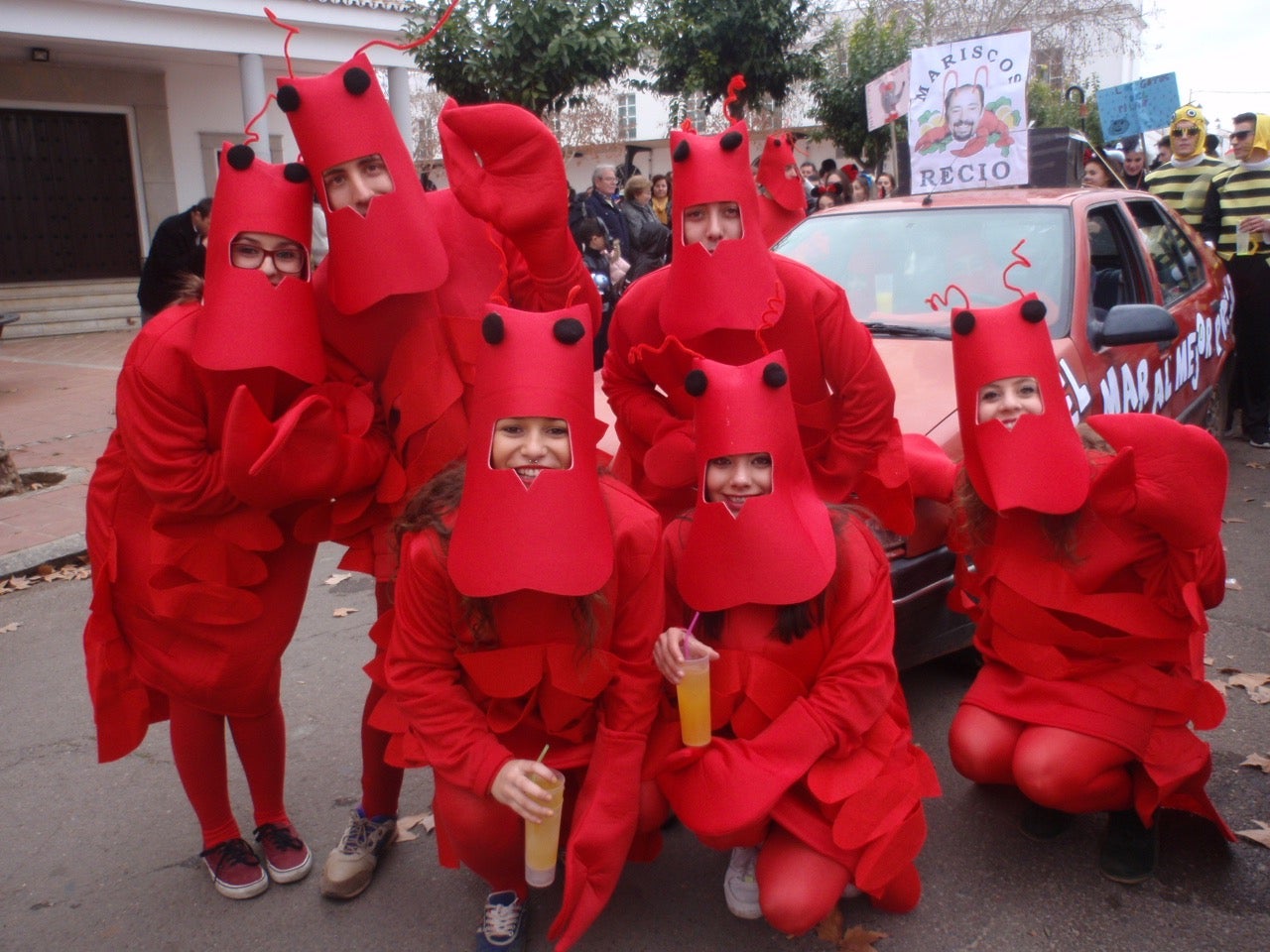 "El increible Hulk" y "Mariscos Recio", mejores disfraces para las asociaciones de empresarios y de comerciantes