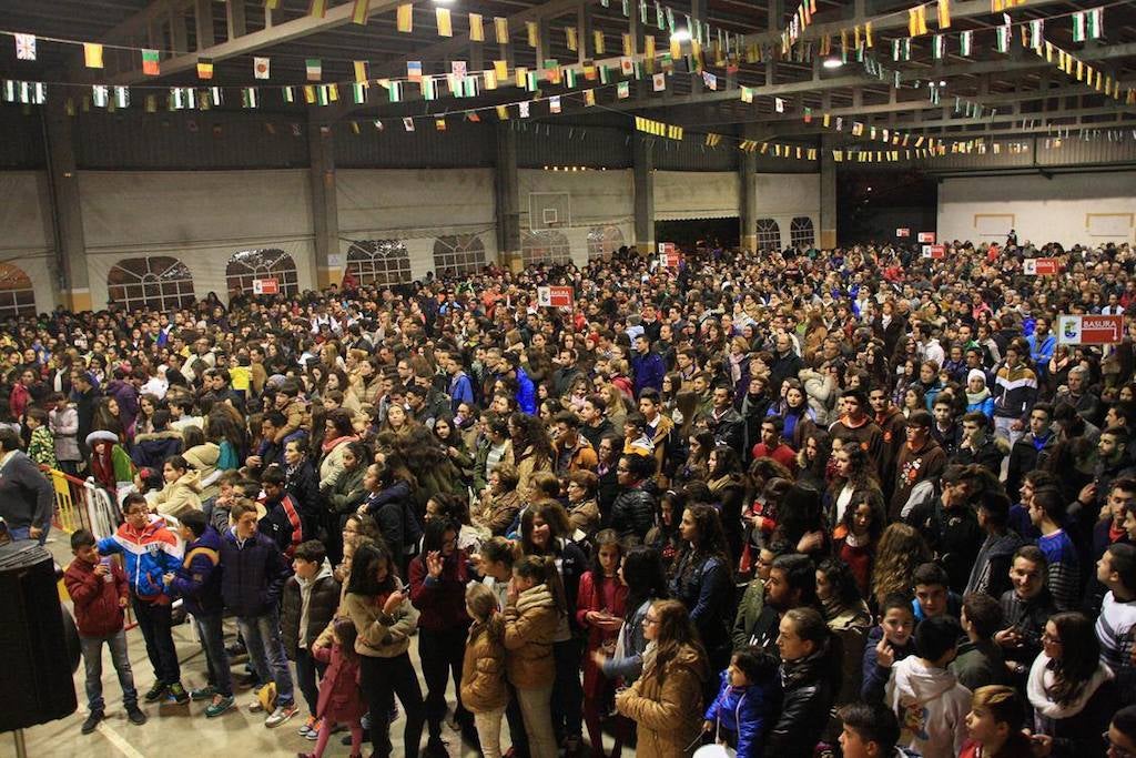 Cuatro comparsas tocarán esta noche en la tamborada