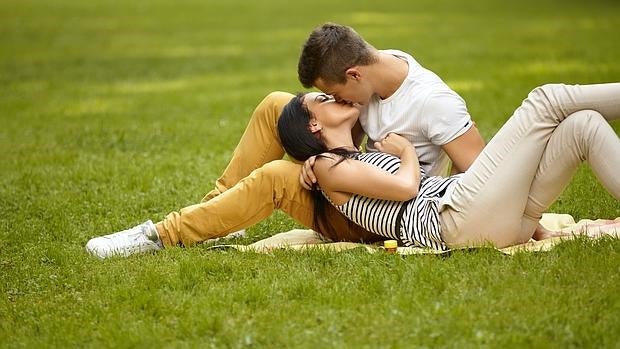 Así evolucionó la seducción, del «estoy enamorado» al «sexo fácil»