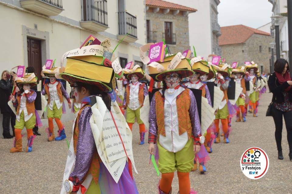 ‘Los chiquigrandes’, un año más, se alzan con el primer premio en comparsas del desfile infantil