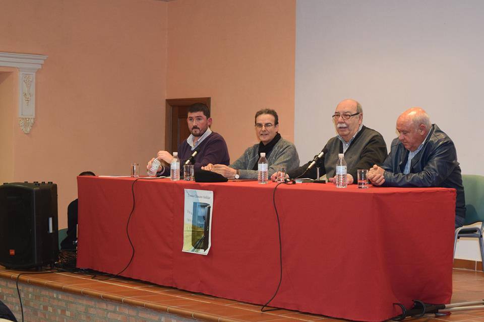 Buena acogida en Campanario del último poemario de Tomás Chiscano
