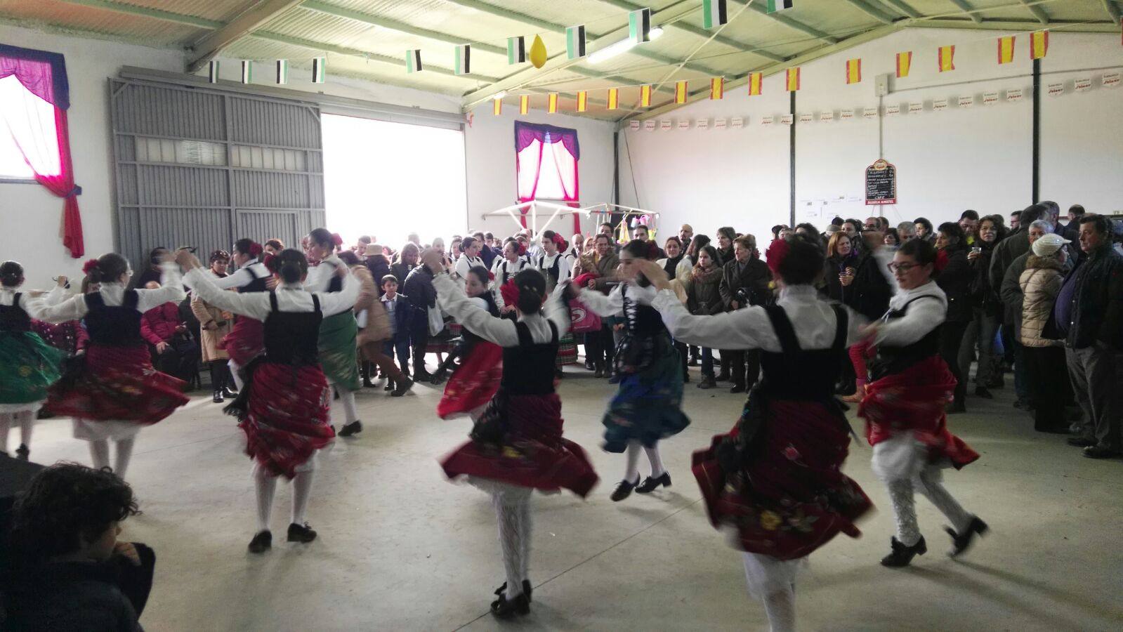 La lluvia y el viento deslucen los actos de la romería en honor a San Valentín
