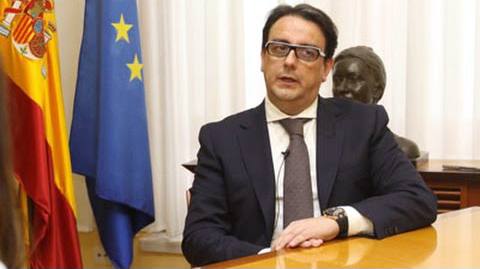 El alcalde trata con el consejero de Sanidad y Políticas Sociales la ampliación de la residencia de mayores y la construcción de las viviendas sociales