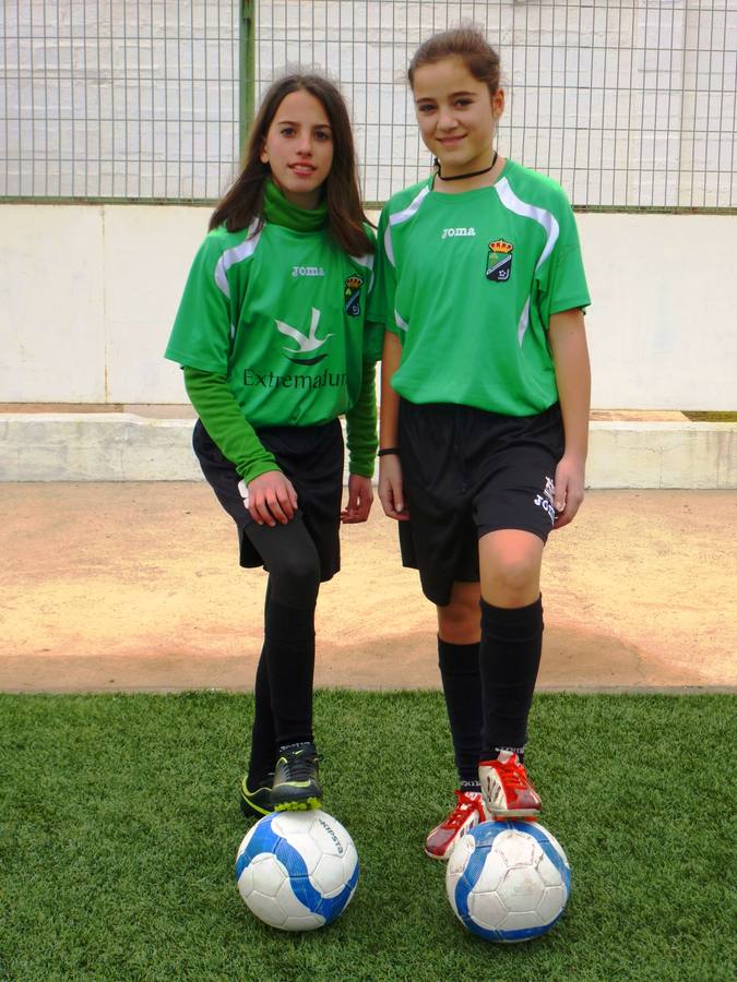 Belén Montilla y Lola Santiago quieren jugar al fútbol