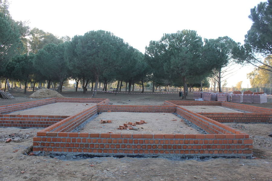 Un edificio para el desarrollo de actividades de ocio se está construyendo en el Merendero Municipal