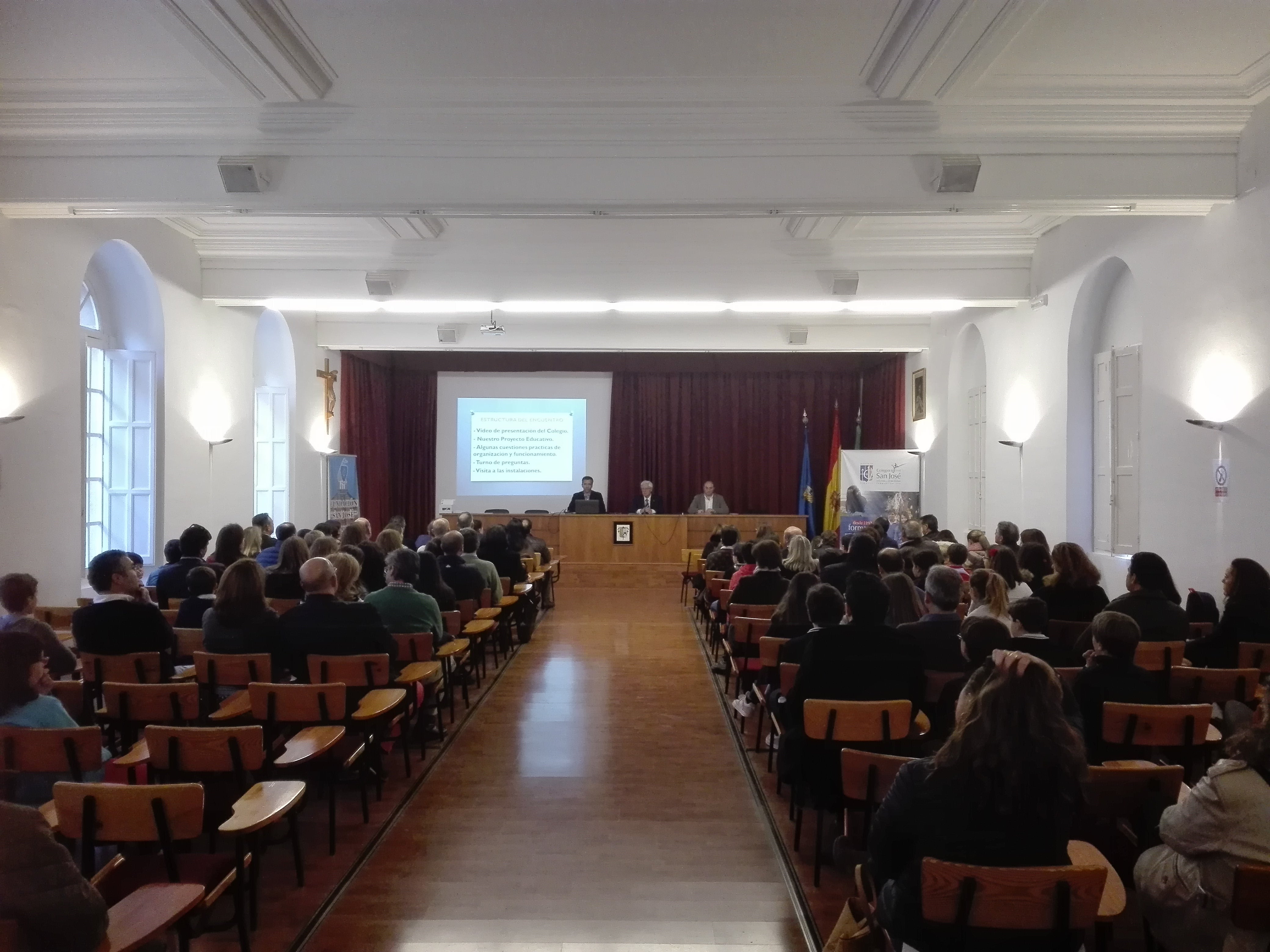 Gran acogida de la jornada de puertas abiertas organizada en el Colegio San José