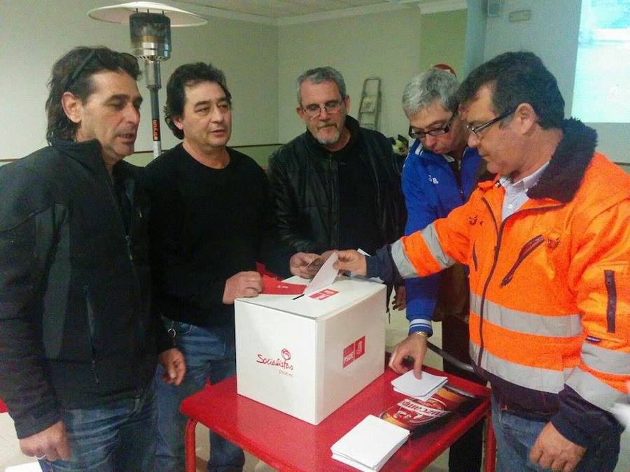 Casi un 80 por ciento de los militantes socialistas de Monesterio votan a favor del acuerdo con Ciudadanos
