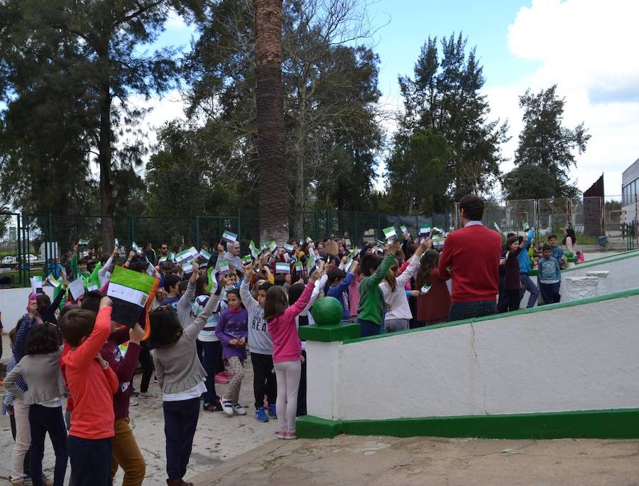 Los alumnos del CEIP amplían conocimientos en la celebración del Día escolar de Extremadura