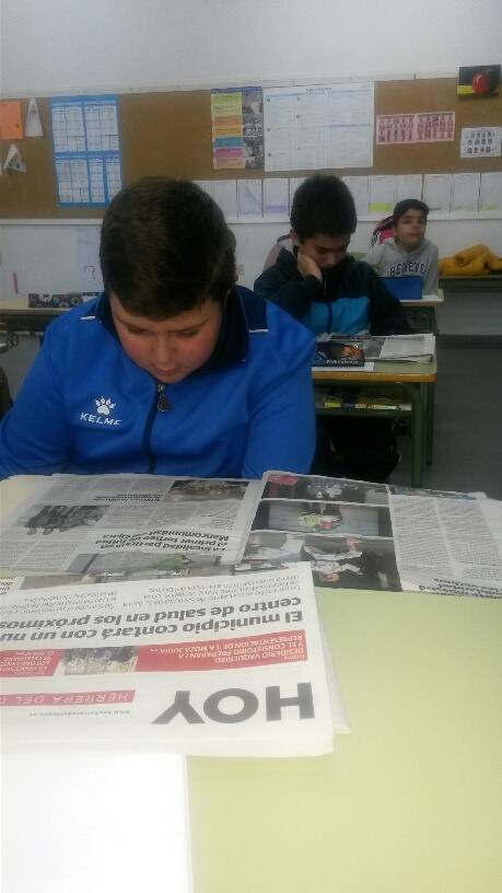 Los alumnos del colegio Fray Juan de Herrera utilizan el HOY Hiperlocal para el fomento de la lectura