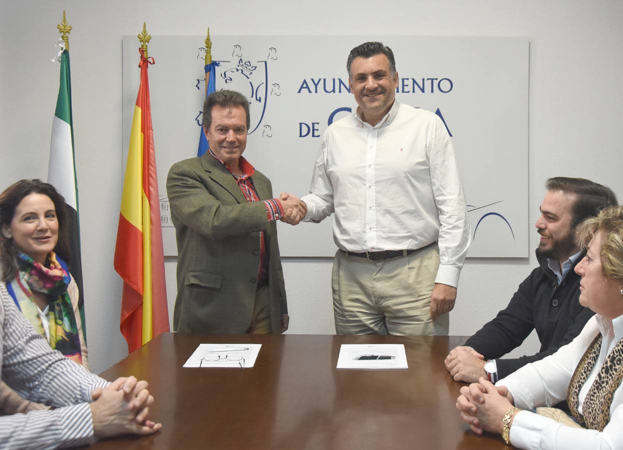 El alcalde no descarta que el Santo Mantel salga algún día en procesión