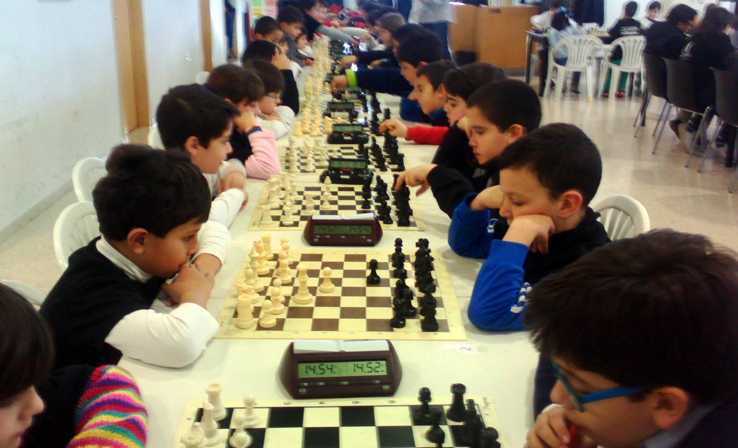 Trece jóvenes jugadores de ajedrez representarán a la localidad en la final autonómica