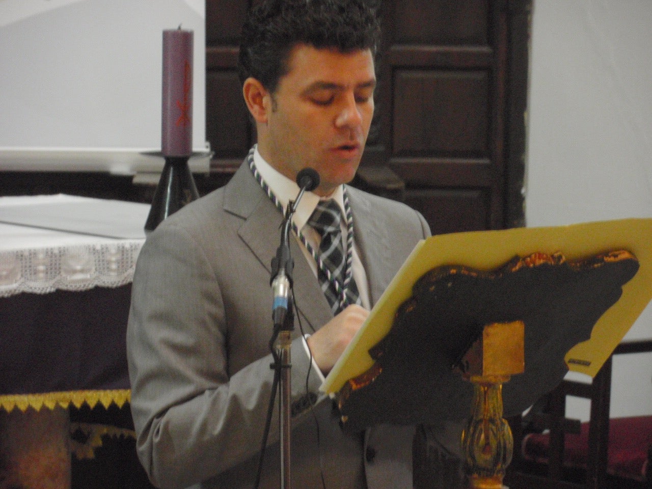 Un sencillo y emotivo pregón de José Ángel Rama abre la Semana Santa 2016