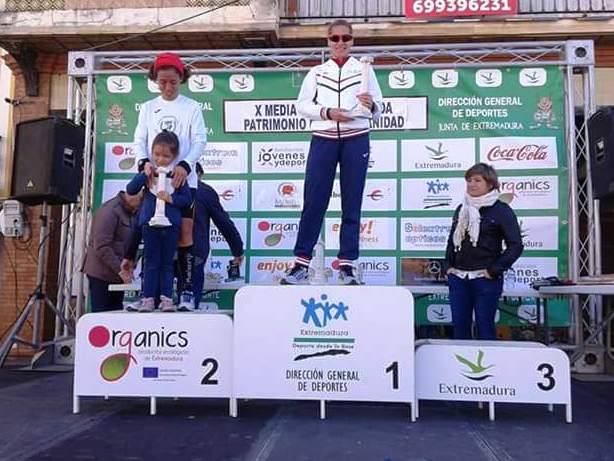 Sara Candelario vence en la media maratón de Mérida