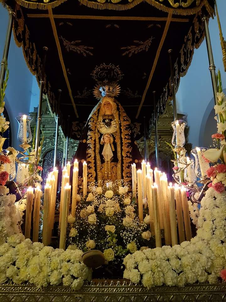 La cofradía Ntra. Sra. de los Dolores no pudo salir anoche en procesión a causa de la lluvia
