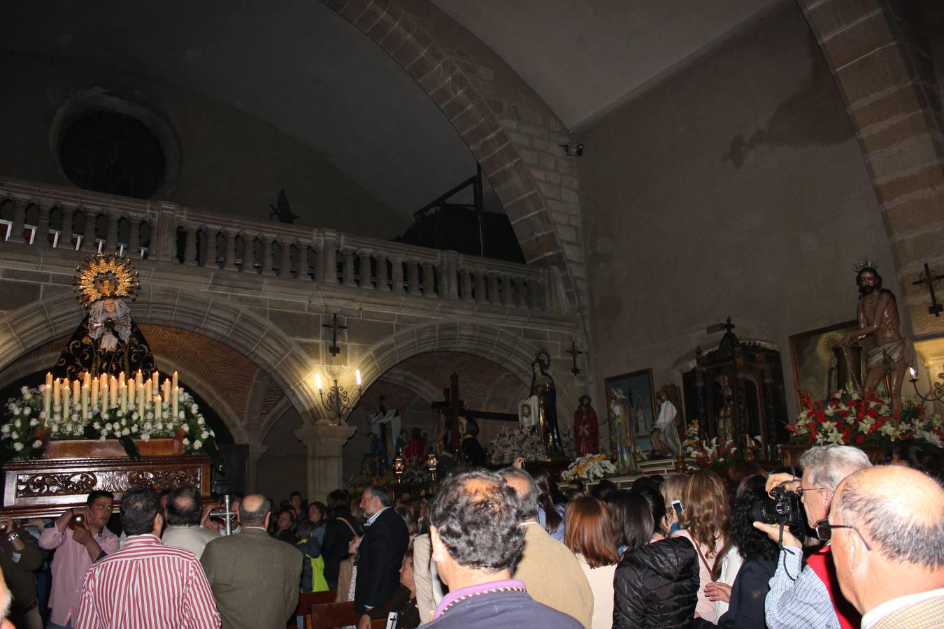 La Vera Cruz logra recaudar 1.921 euros en la tradicional puja de imágenes